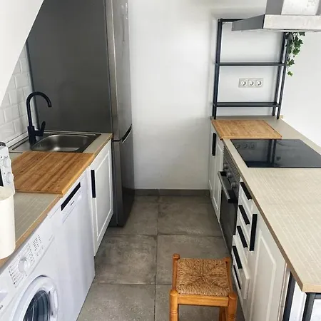 Agradable Adosado Con Zona De Aparcamiento